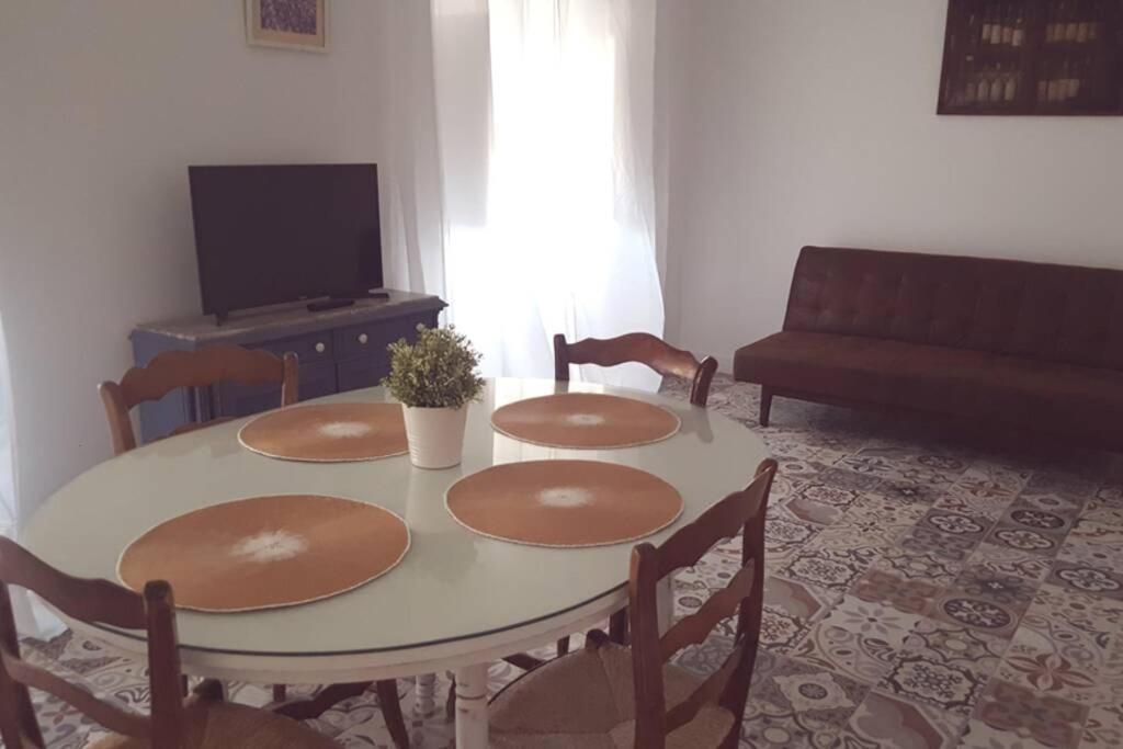 Apartamento Con Encanto, Entrada Privada 발데페나스 외부 사진